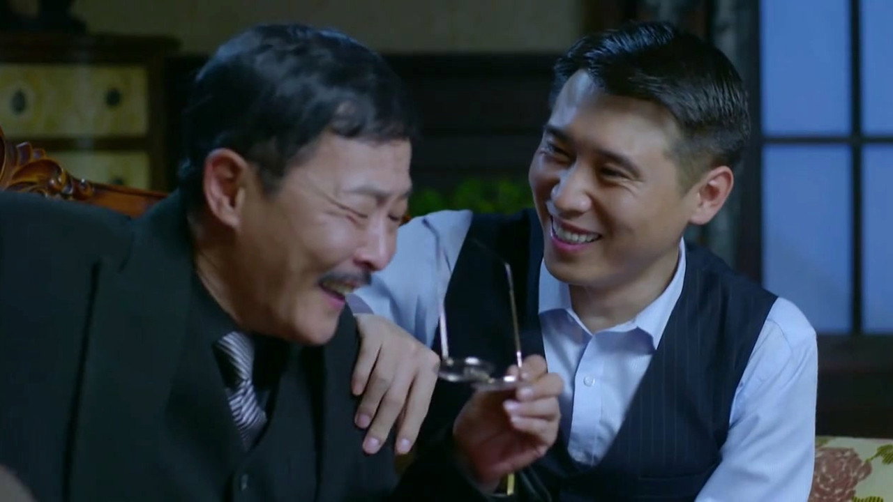 虎口拔牙 backdrop