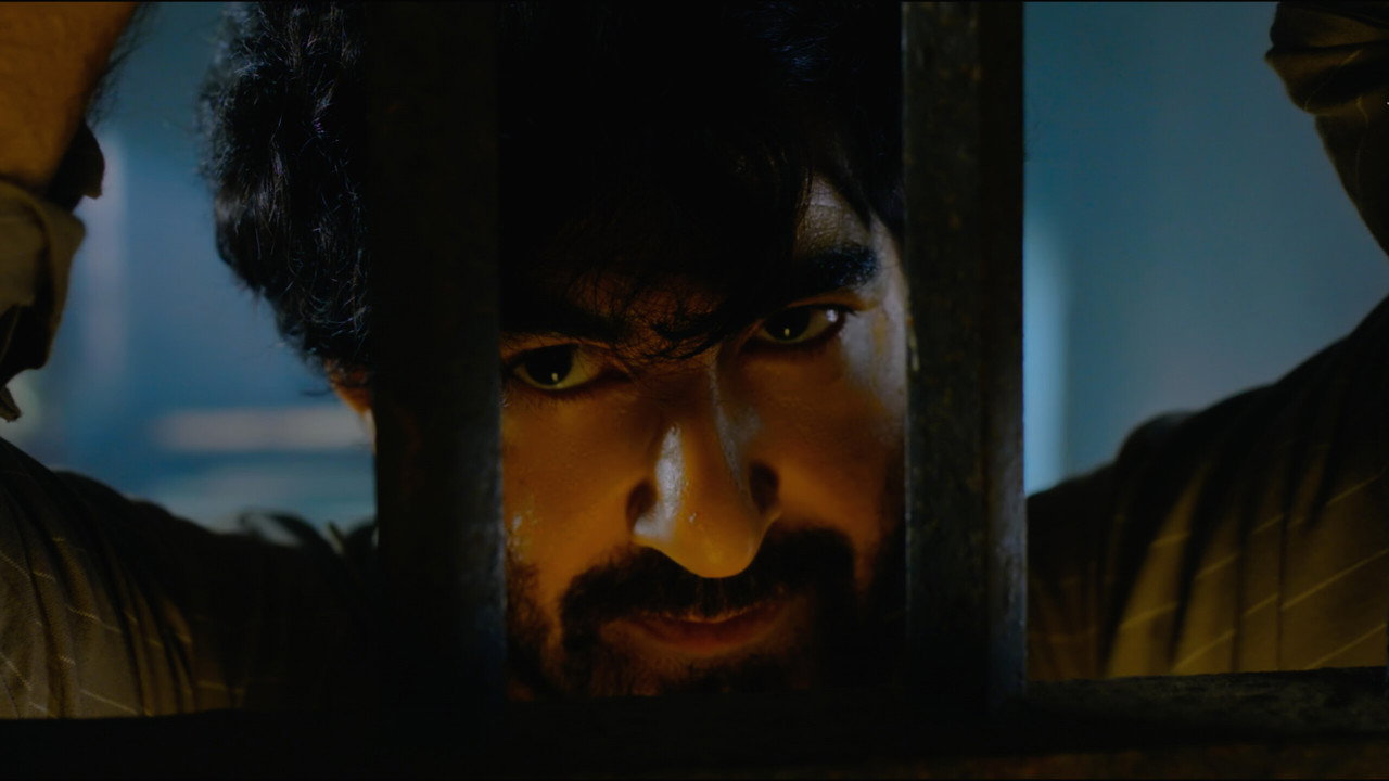 Keu Bole Biplobi, Keu Bole Dakat backdrop