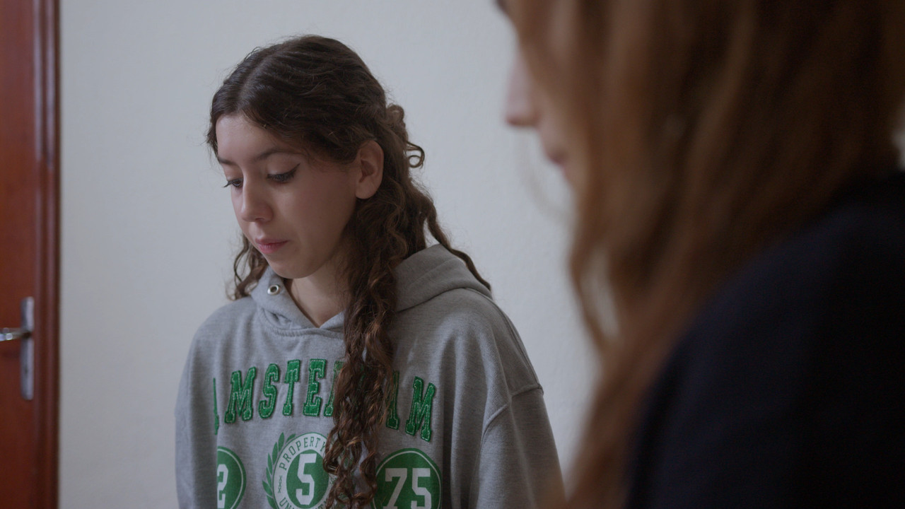 Ojalá lo Fuera backdrop