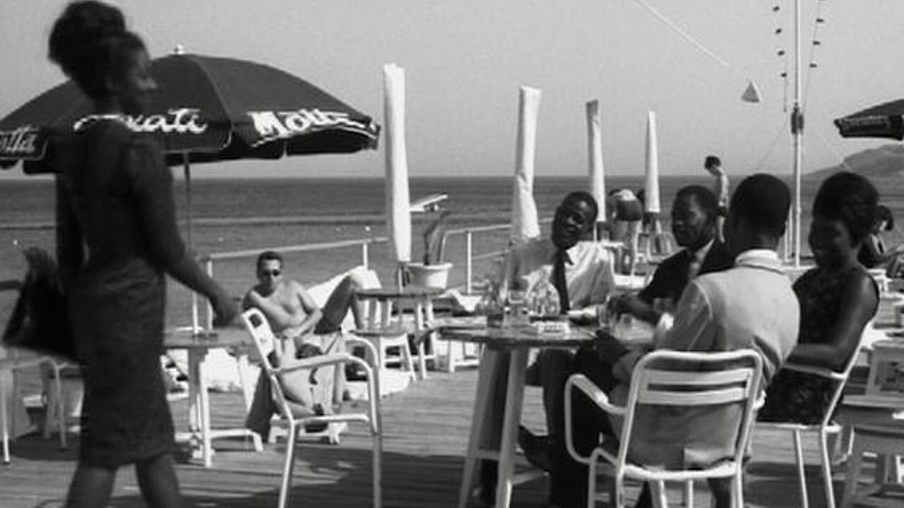 Et la neige n'était plus backdrop