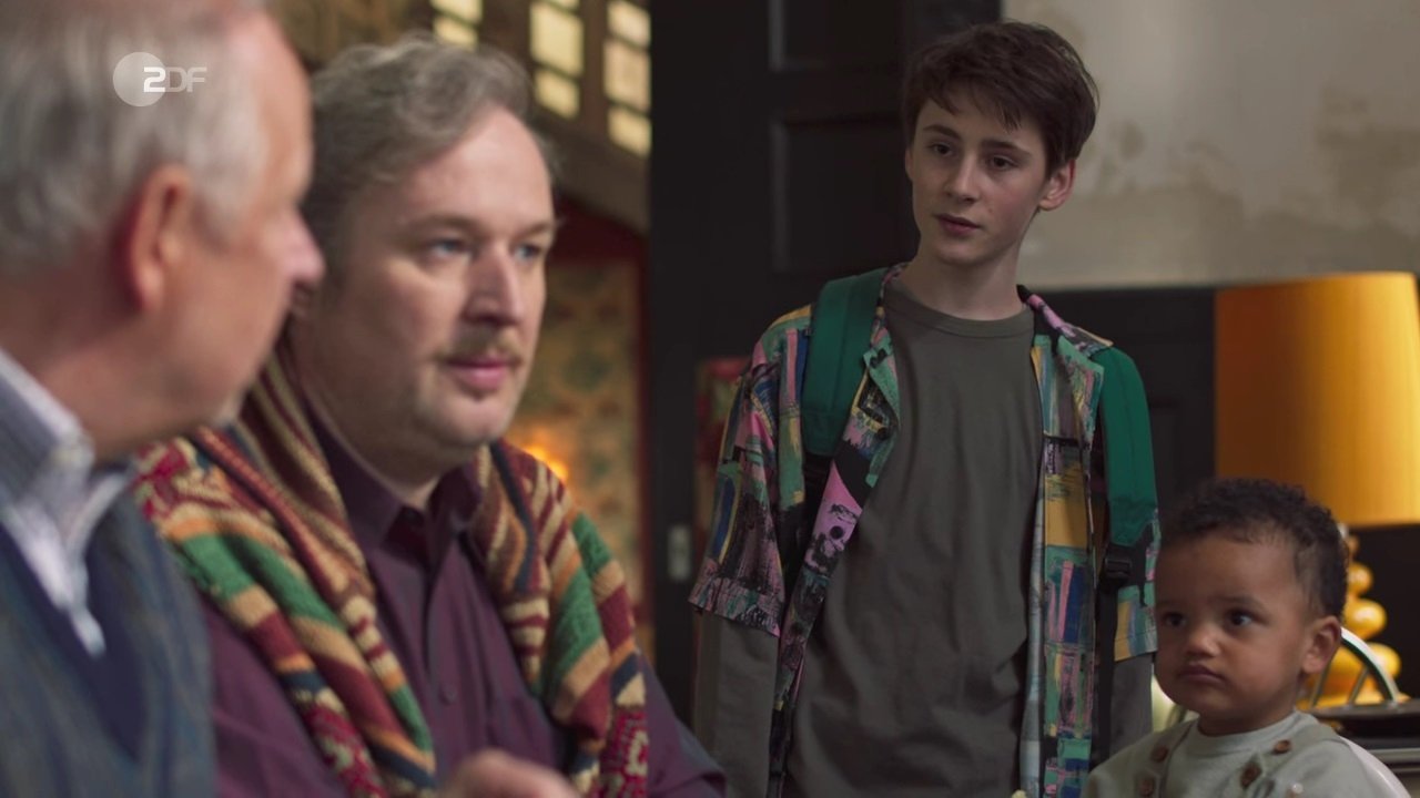 Familie Bundschuh – Woanders ist es auch nicht ruhiger backdrop