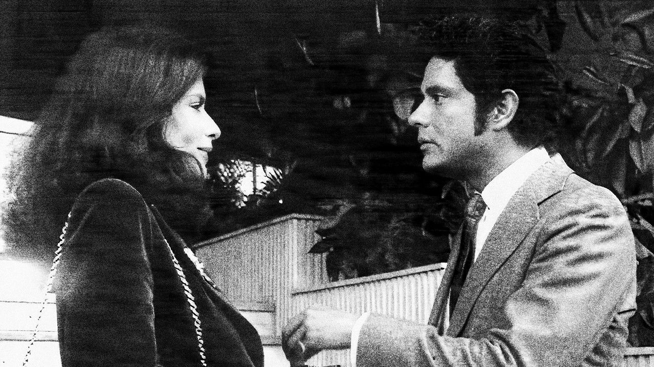 La pistolera backdrop