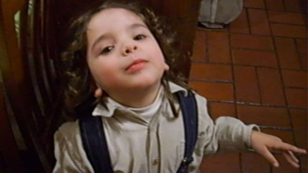 En el recuerdo habita el olvido backdrop