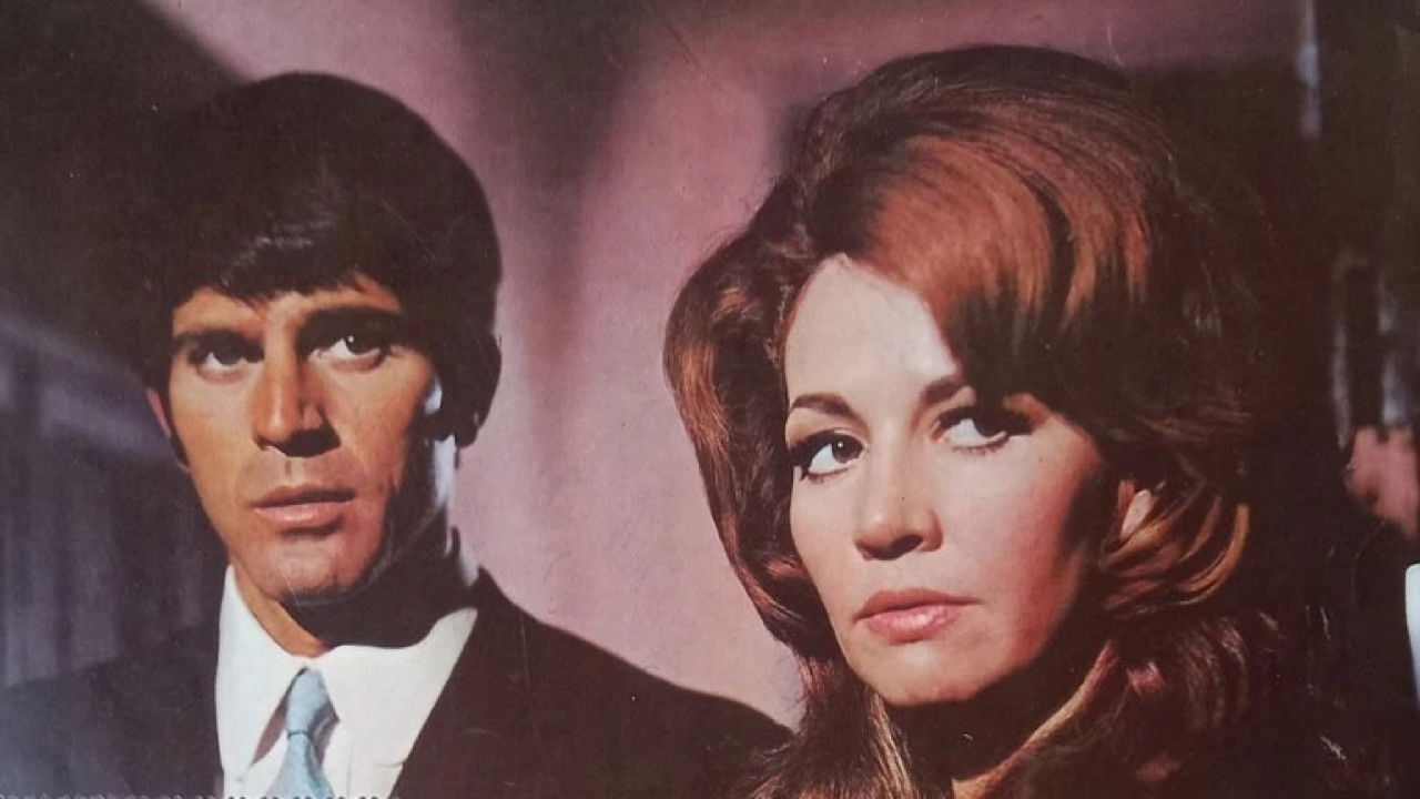 La hora desnuda backdrop