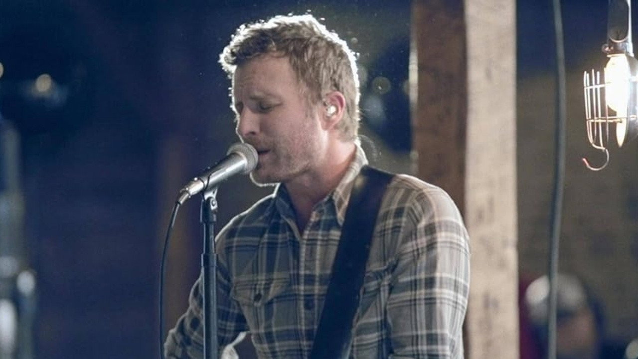 Dierks Bentley: Riser backdrop