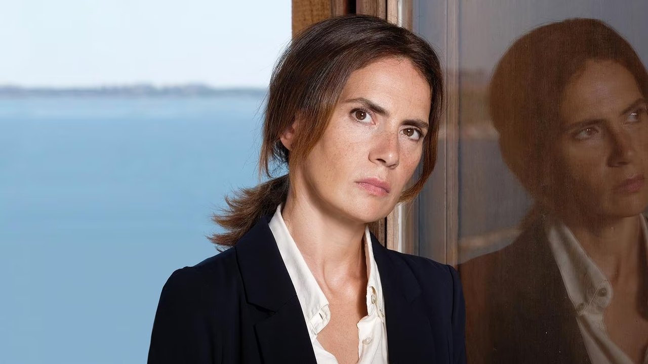 Sei donne - Il mistero di Leila backdrop