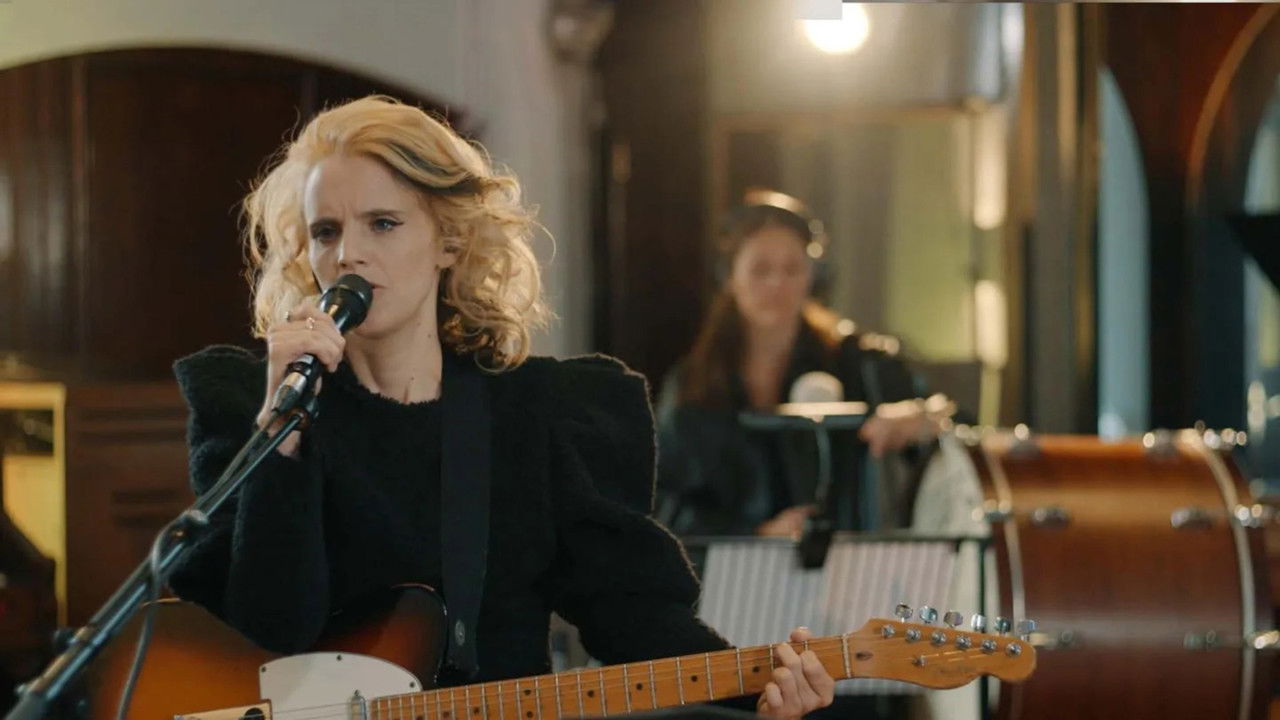 David Bowie - Heroes Never Die backdrop