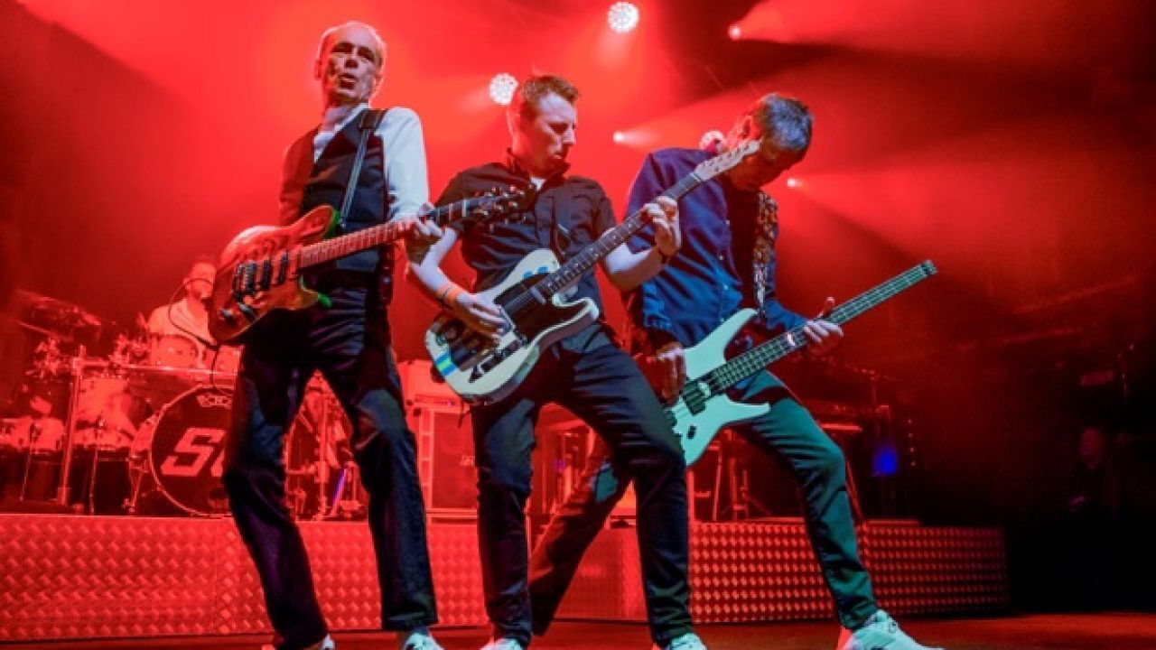 Status Quo - Pictures Live at Montreux 2009 backdrop