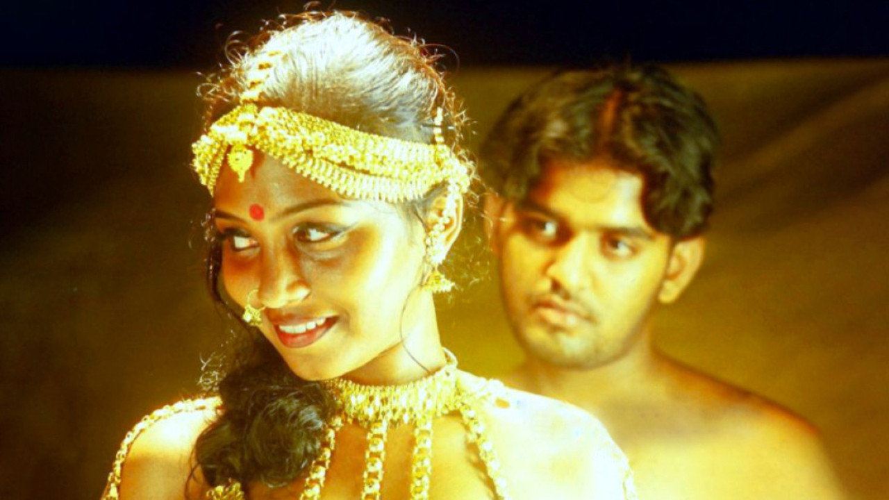 Kadhal Kadhai backdrop