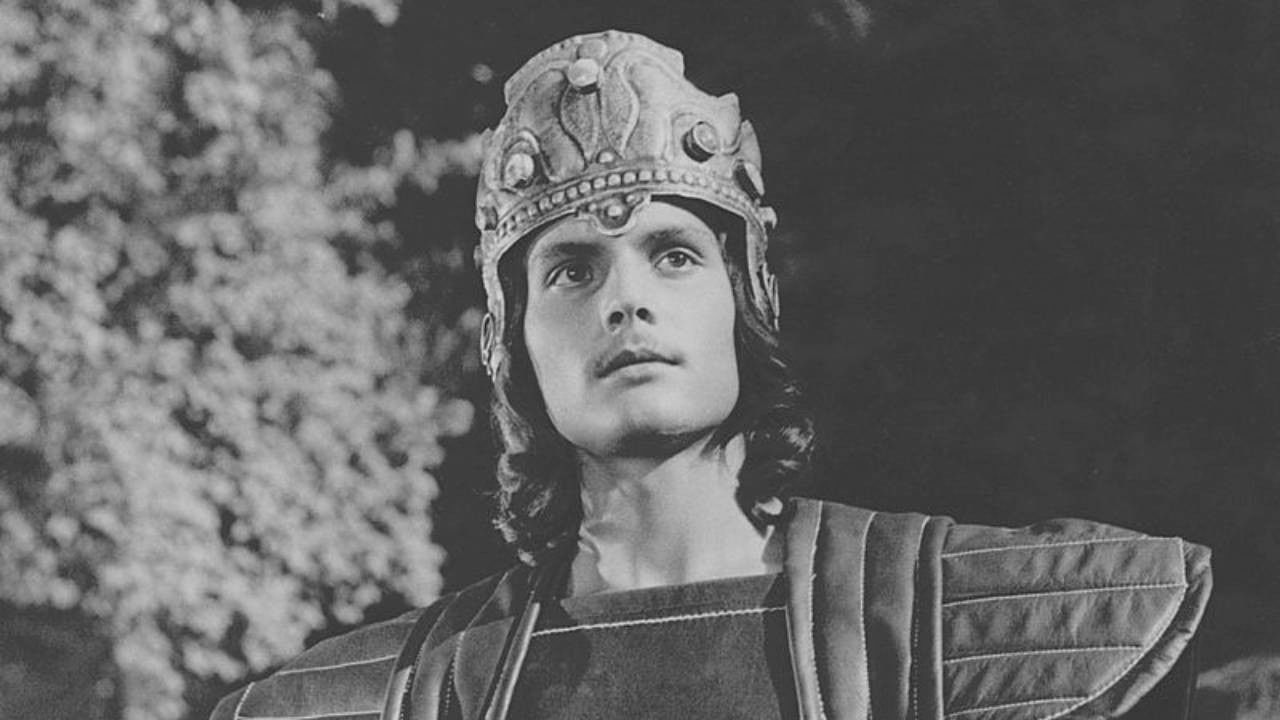 Legend of Siavush backdrop