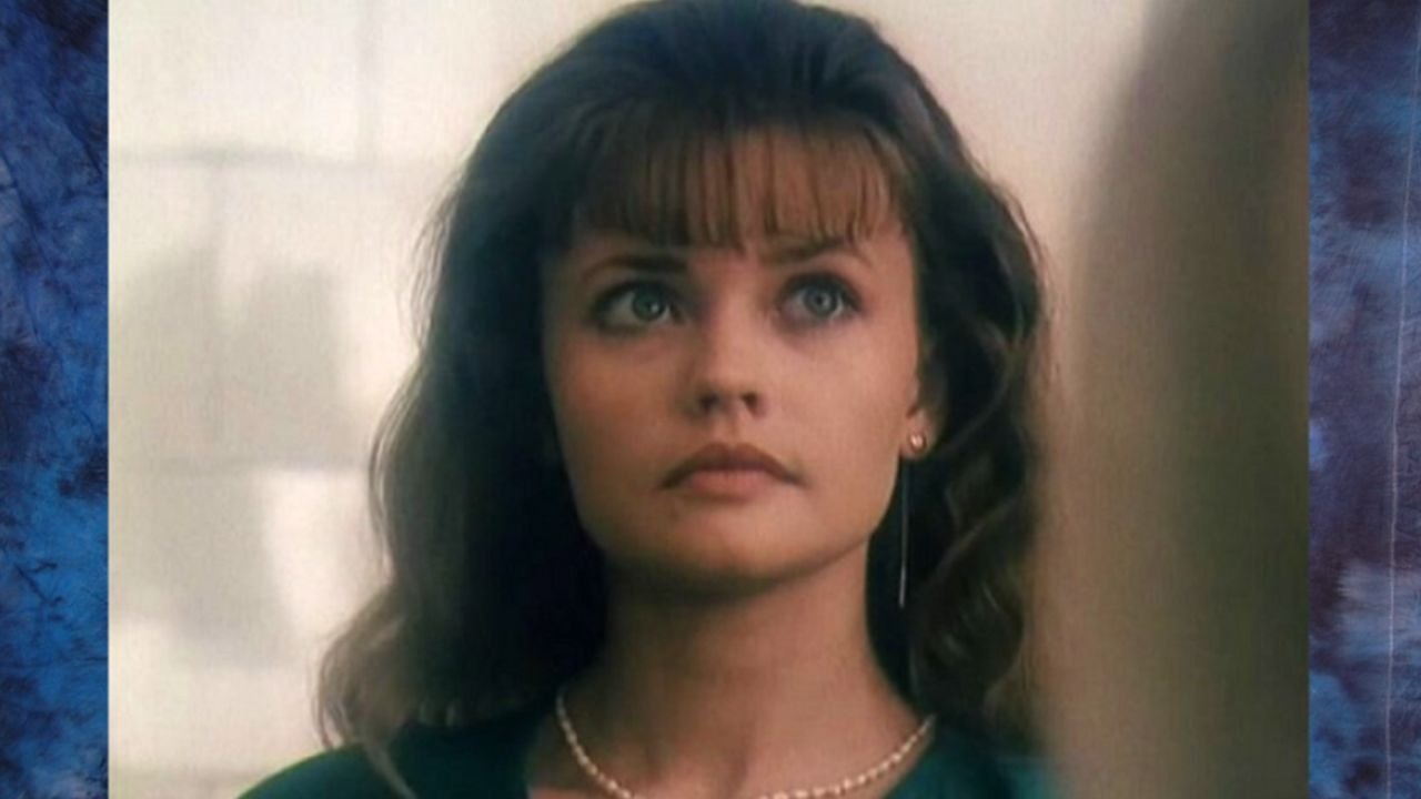 Nude with a Hat backdrop