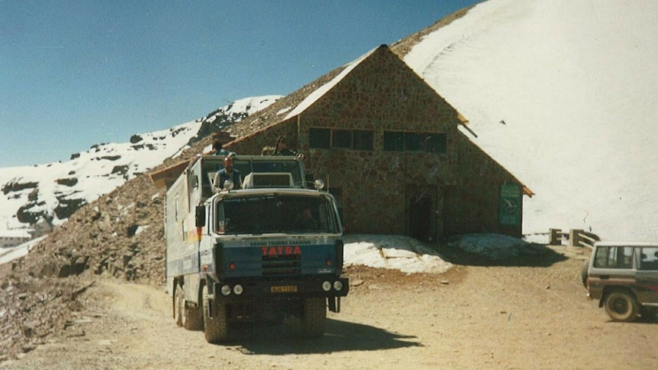 S Tatrou kolem světa backdrop