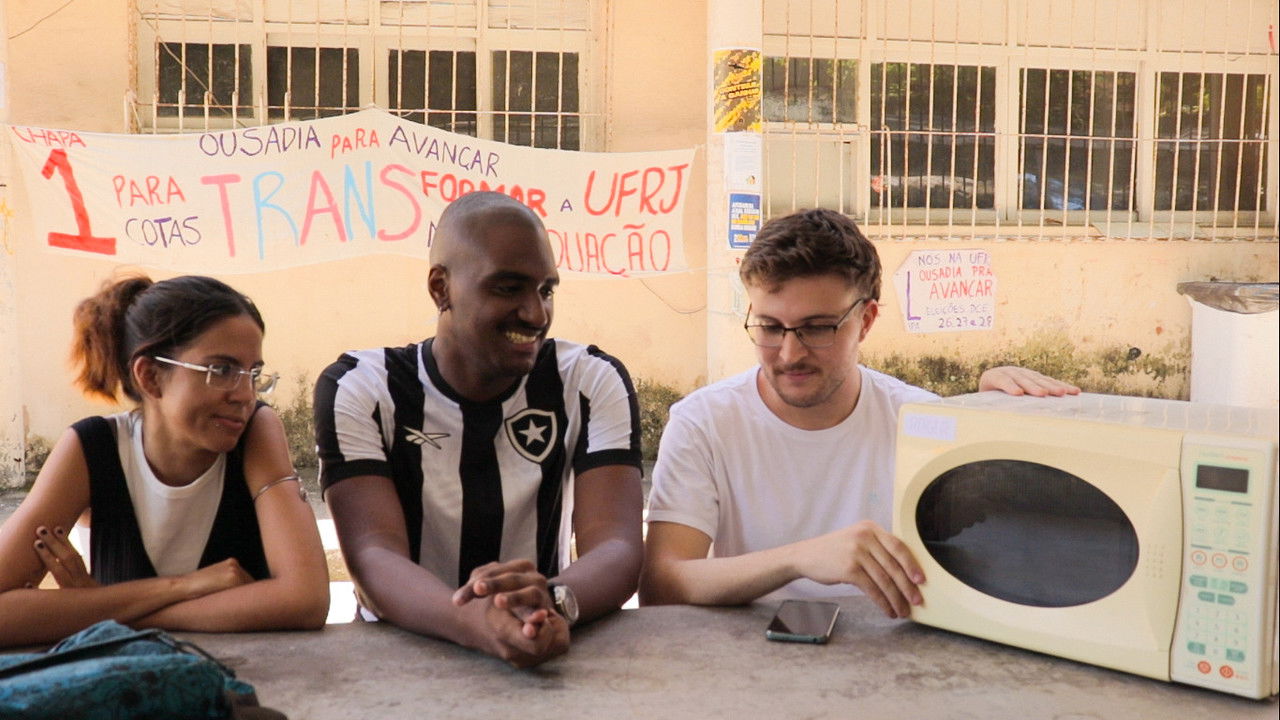 Roger é um Micro-ondas backdrop