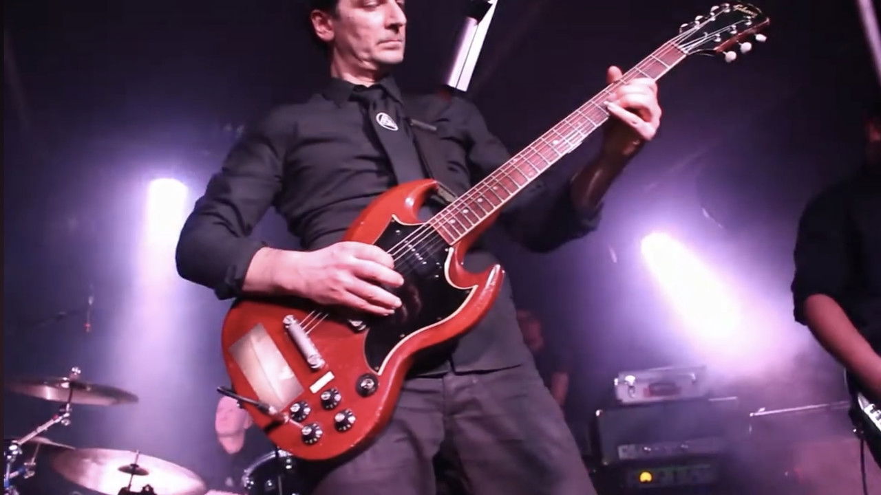 Amplifier: M/CR 18 backdrop