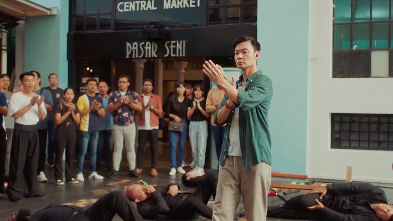 What! The Heist backdrop