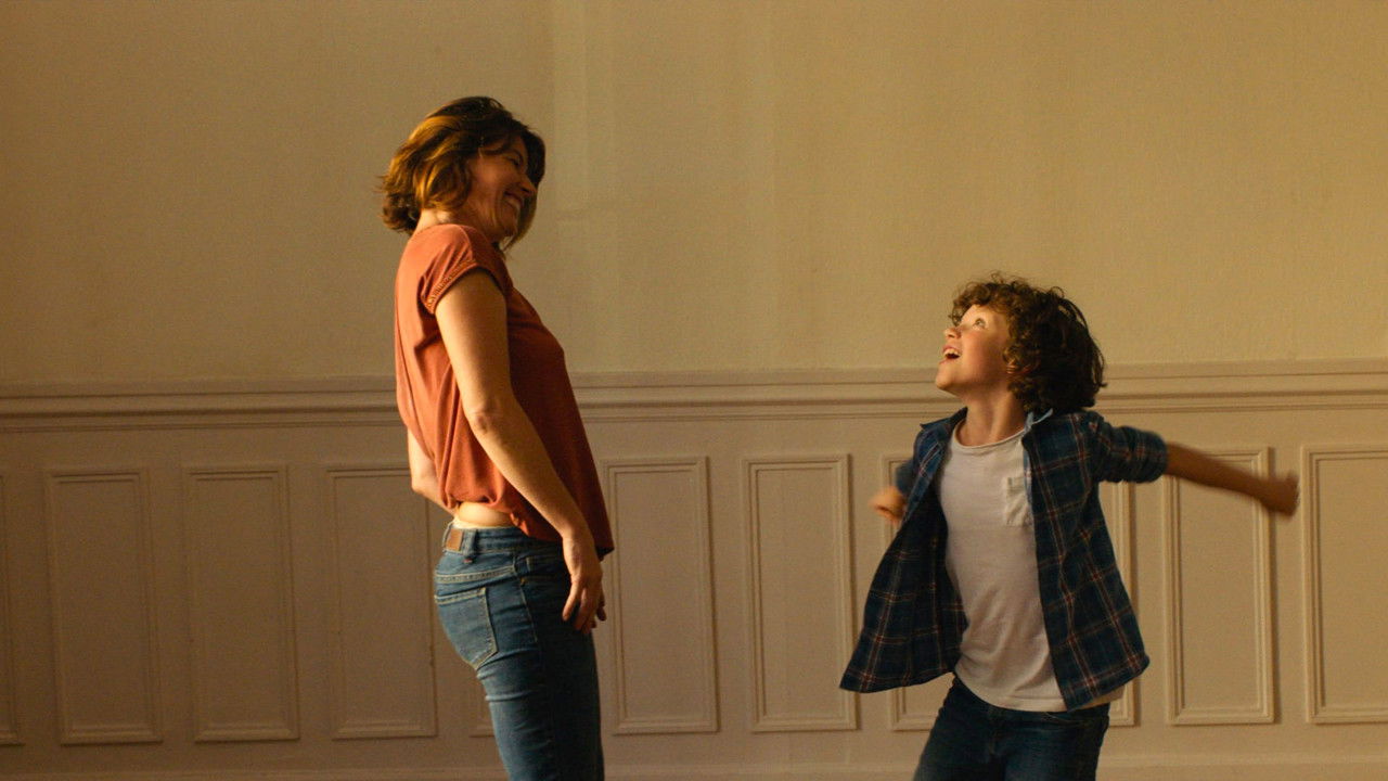 Les Dominos backdrop