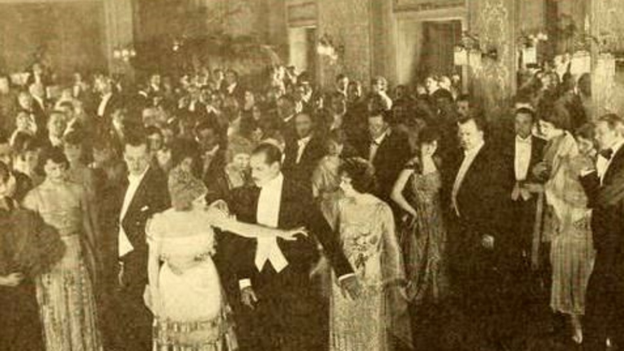 A Midnight Romance backdrop