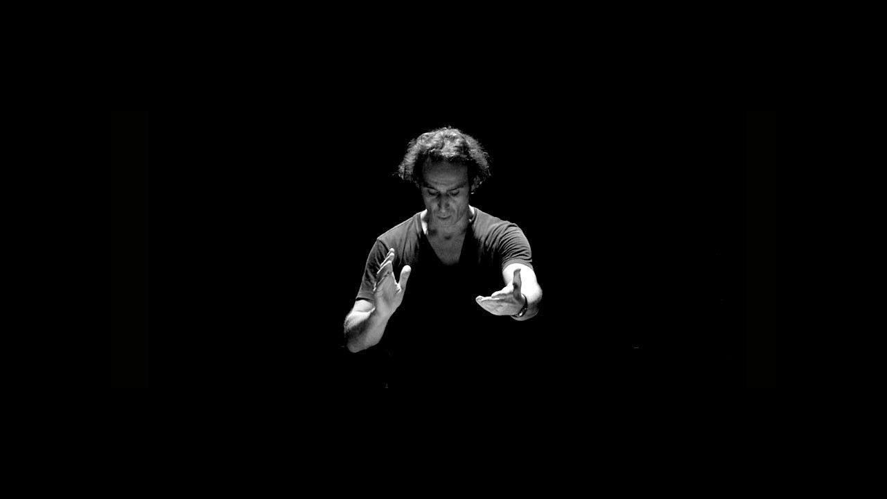 In The Tracks Of - Alexandre Desplat backdrop