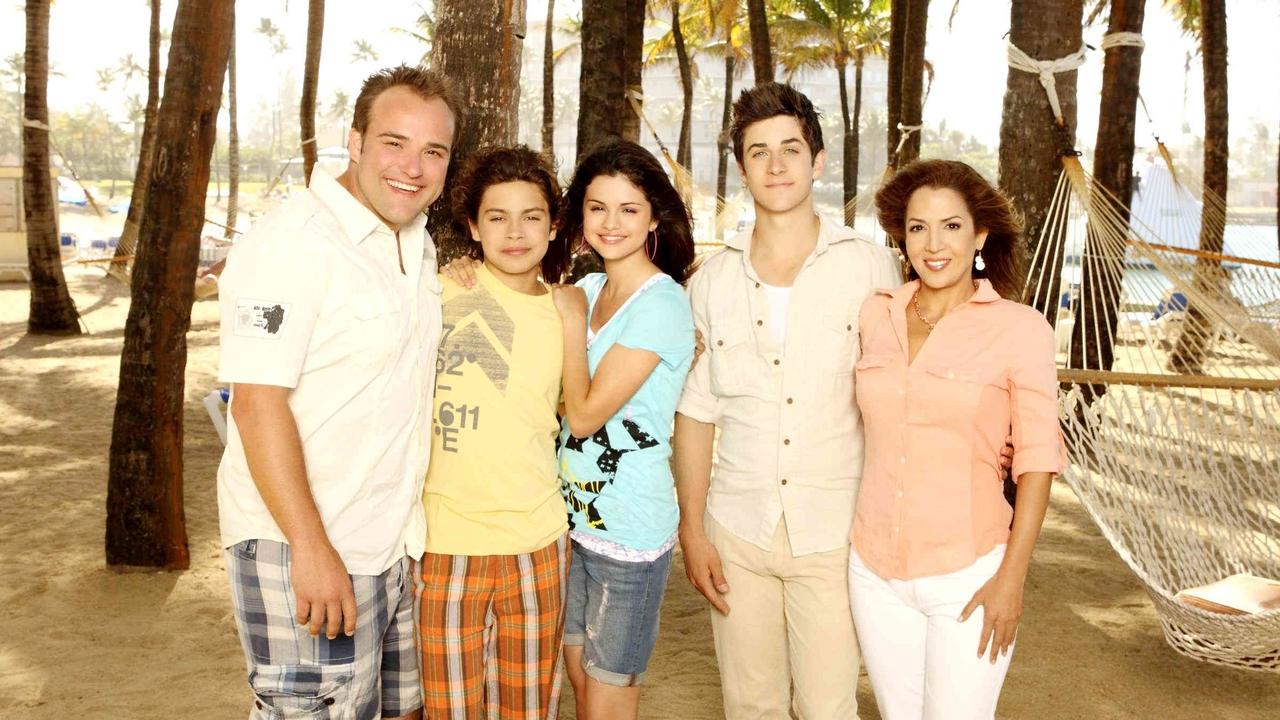 Wizards of Waverly Place: The Movie backdrop