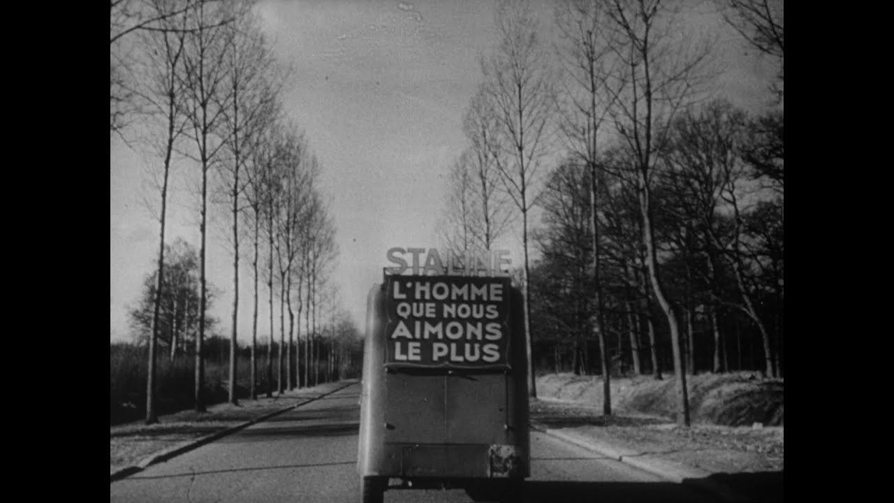 L'Homme Que Nous Aimons Le Plus backdrop