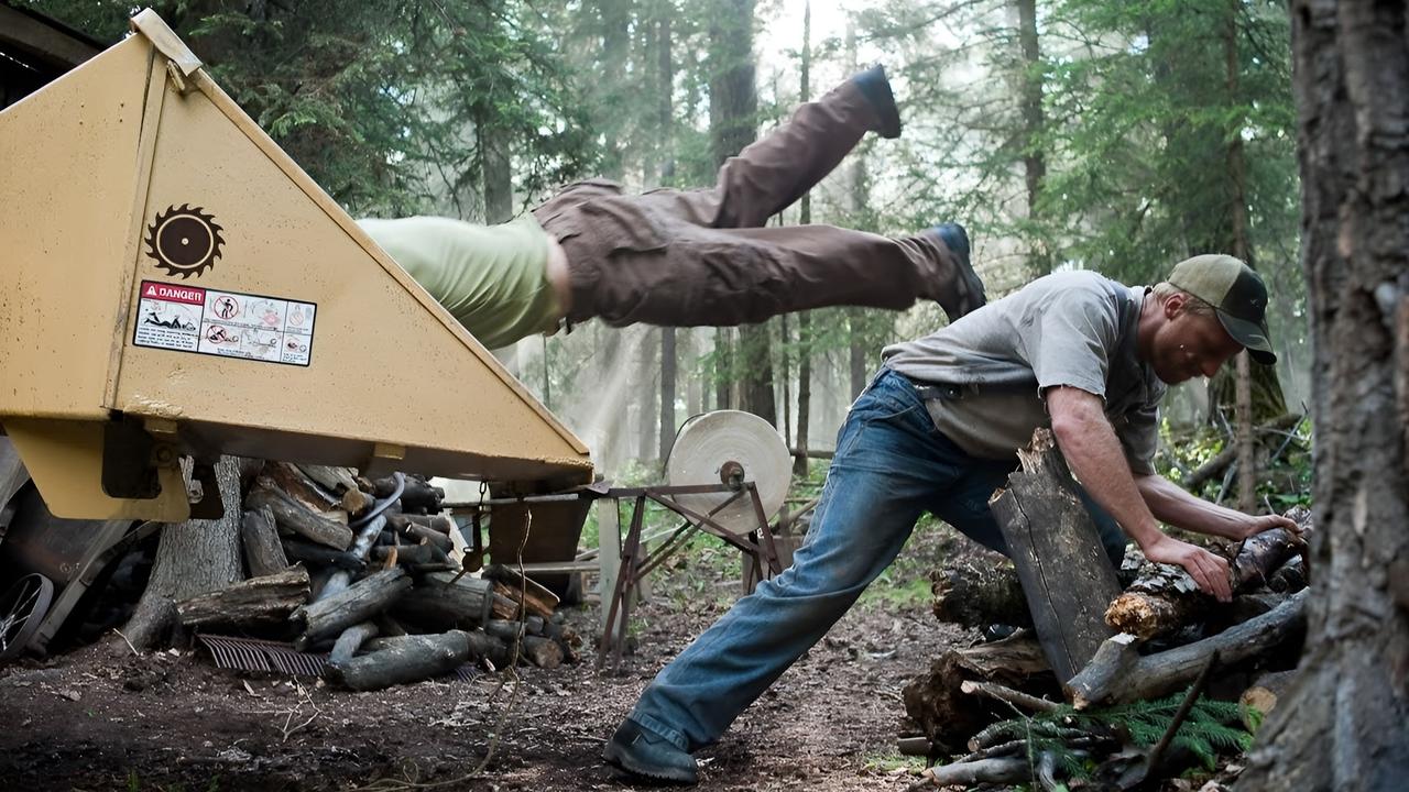 Tucker and Dale vs. Evil backdrop