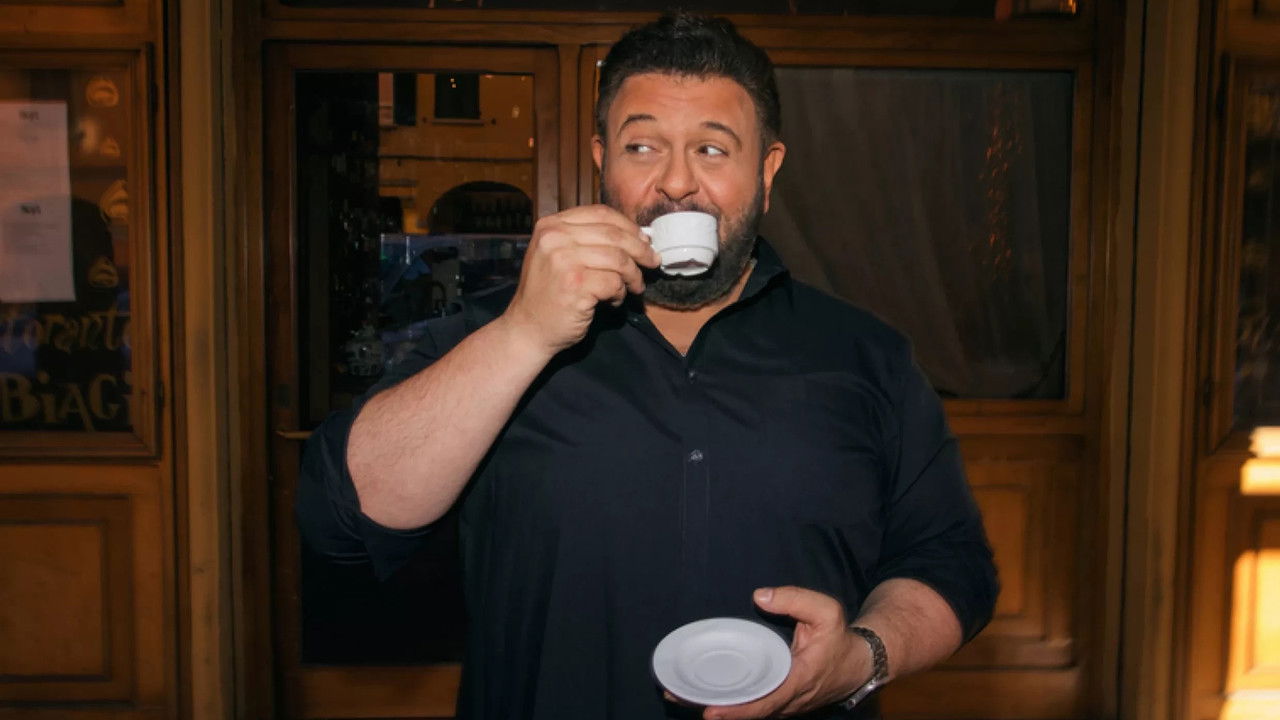 Adam Richman Eats Italy backdrop