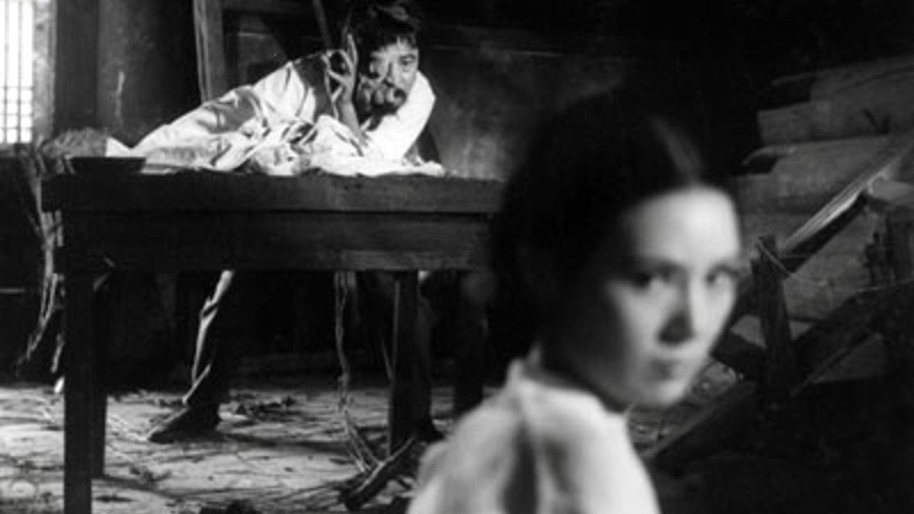 A Story of Crazy Painter: Gwanghwasa backdrop