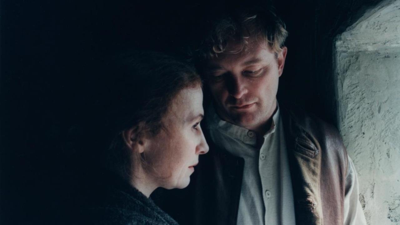 Fruen på Hamre backdrop