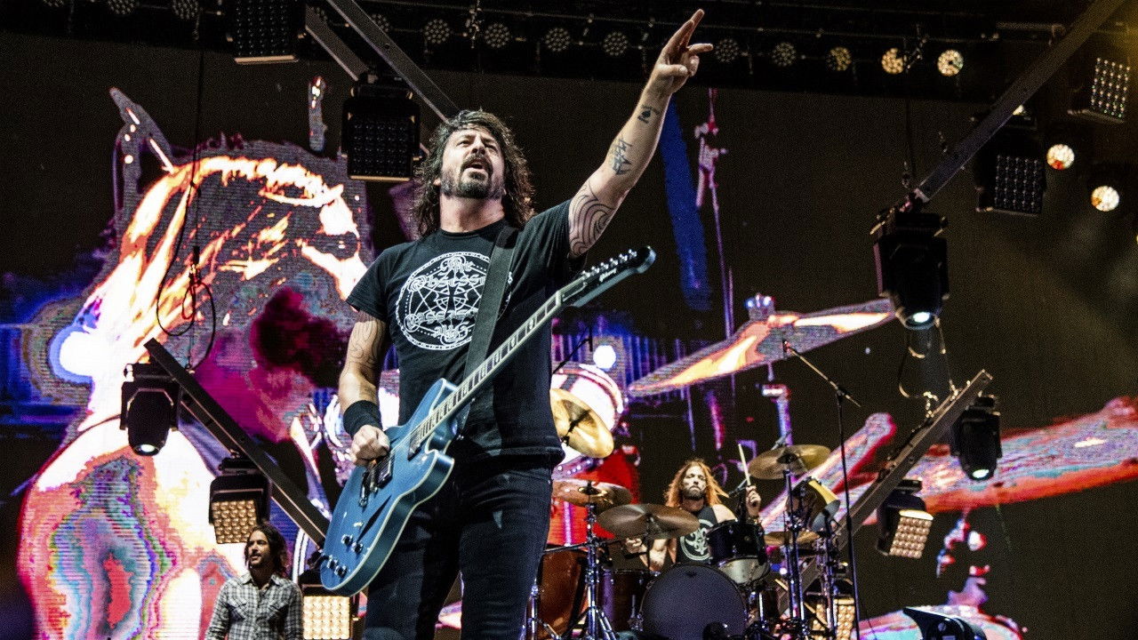 Foo Fighters - Greatest Hits backdrop