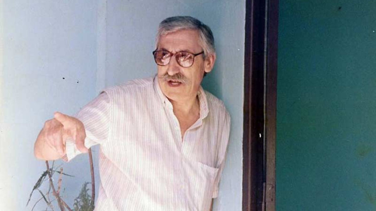 Detrás de las vías backdrop