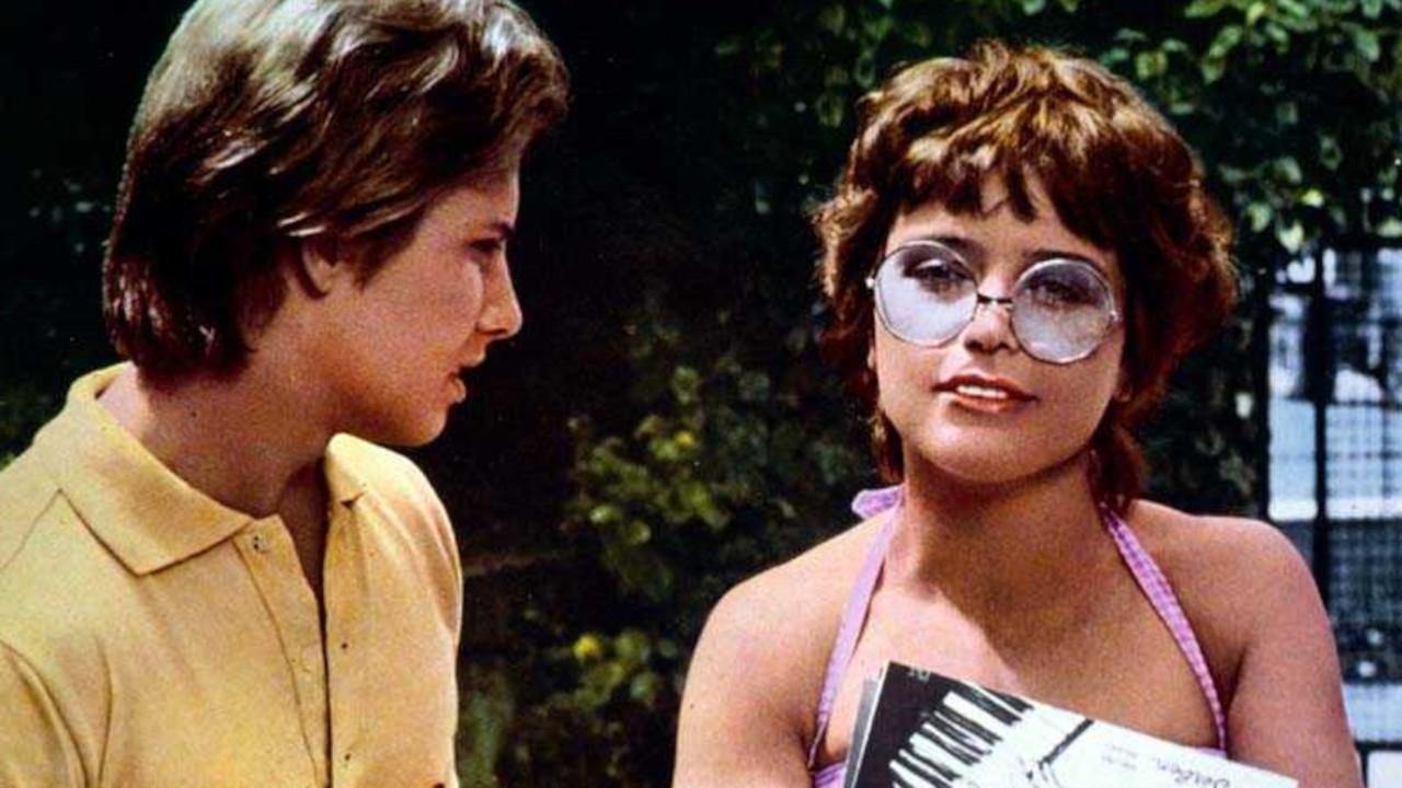 The Sweet Aunts backdrop