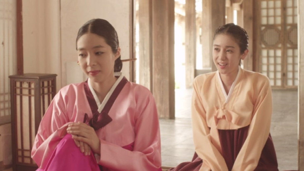 Hwang Jin-yi backdrop