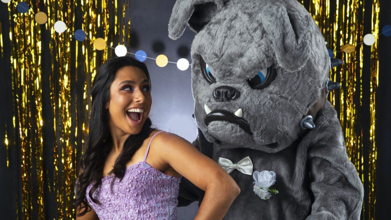 Everyone Loves Bulldog backdrop