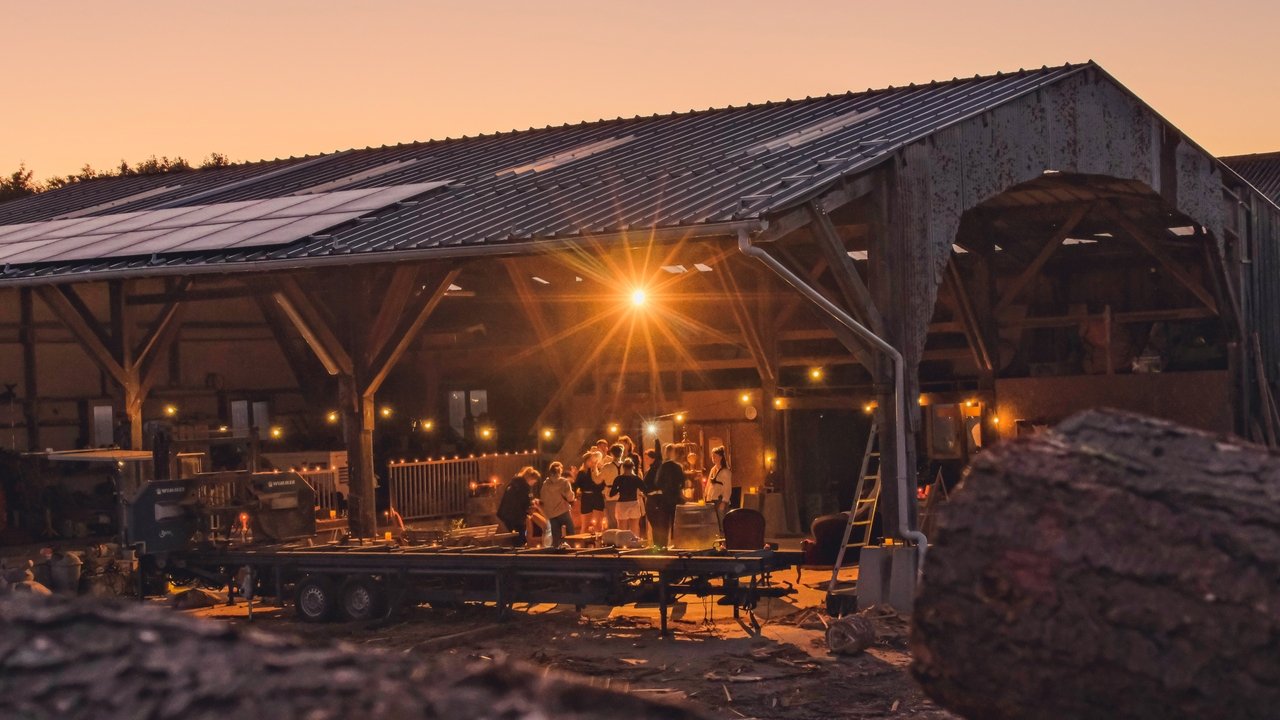 Dernier Péché backdrop