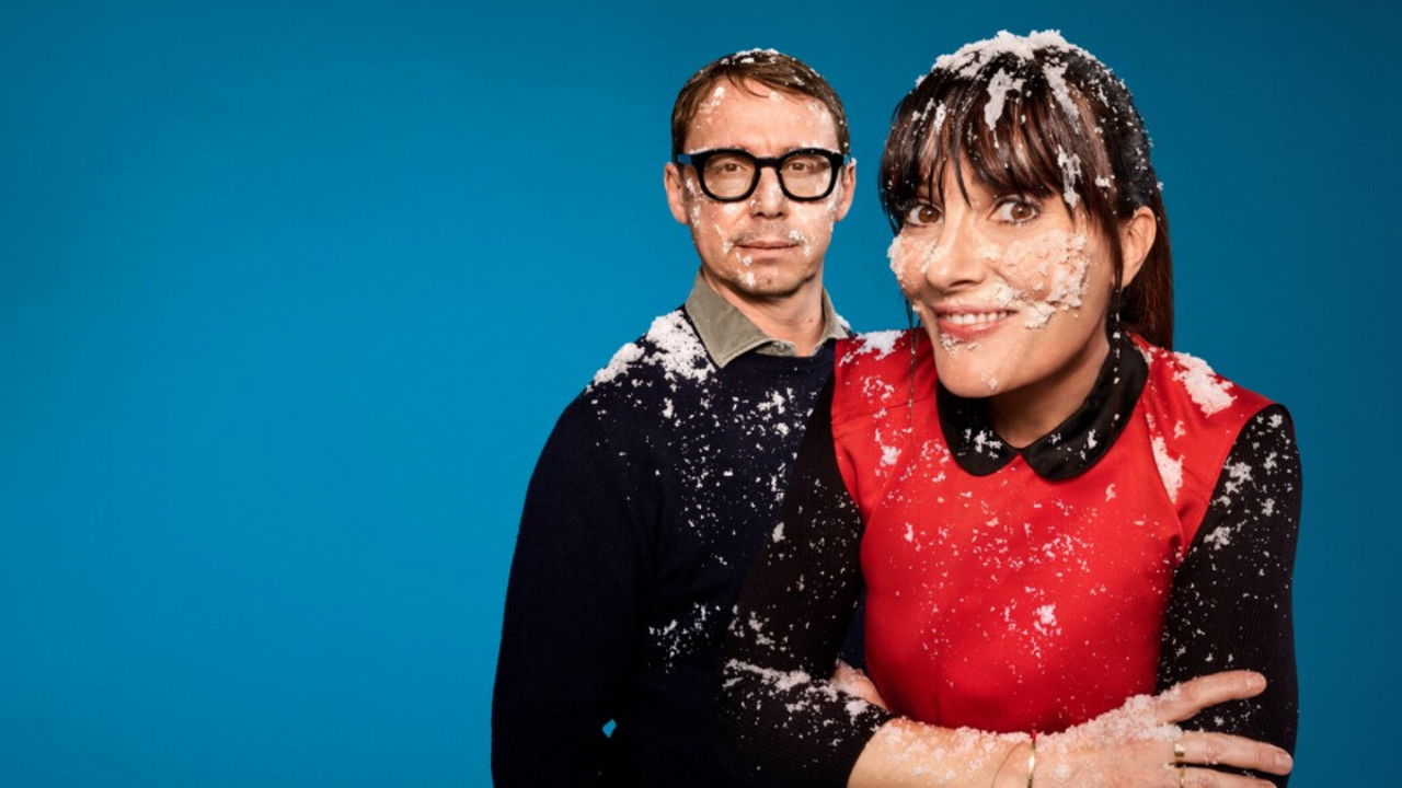 Victoria Cabello - Viaggi Pazzeschi backdrop