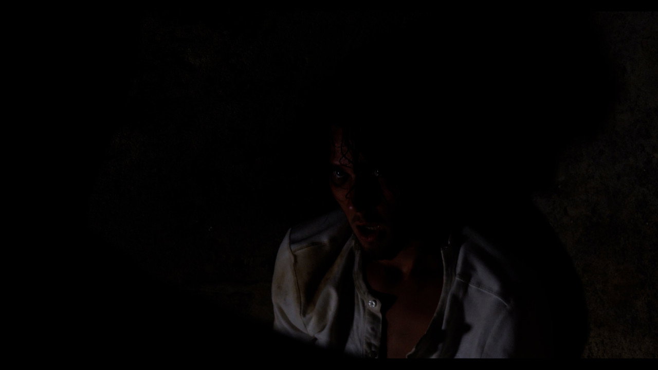 Assika : Loin des sentiers backdrop