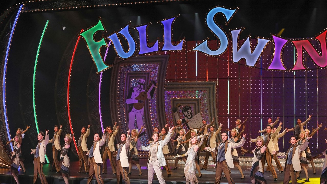 FULL SWING! backdrop