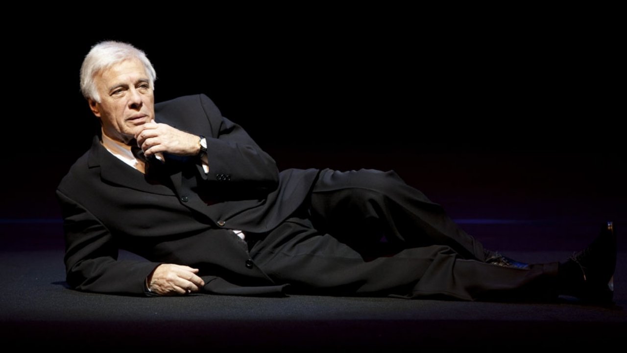 Guy Bedos - En piste ! backdrop