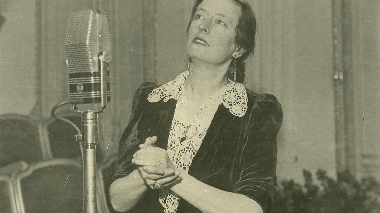 Conxita Badia no existeix backdrop