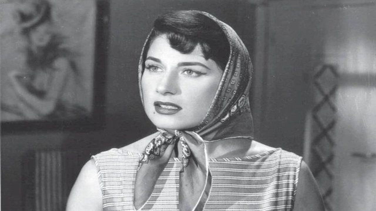 Laila, Daughter of the Beach backdrop