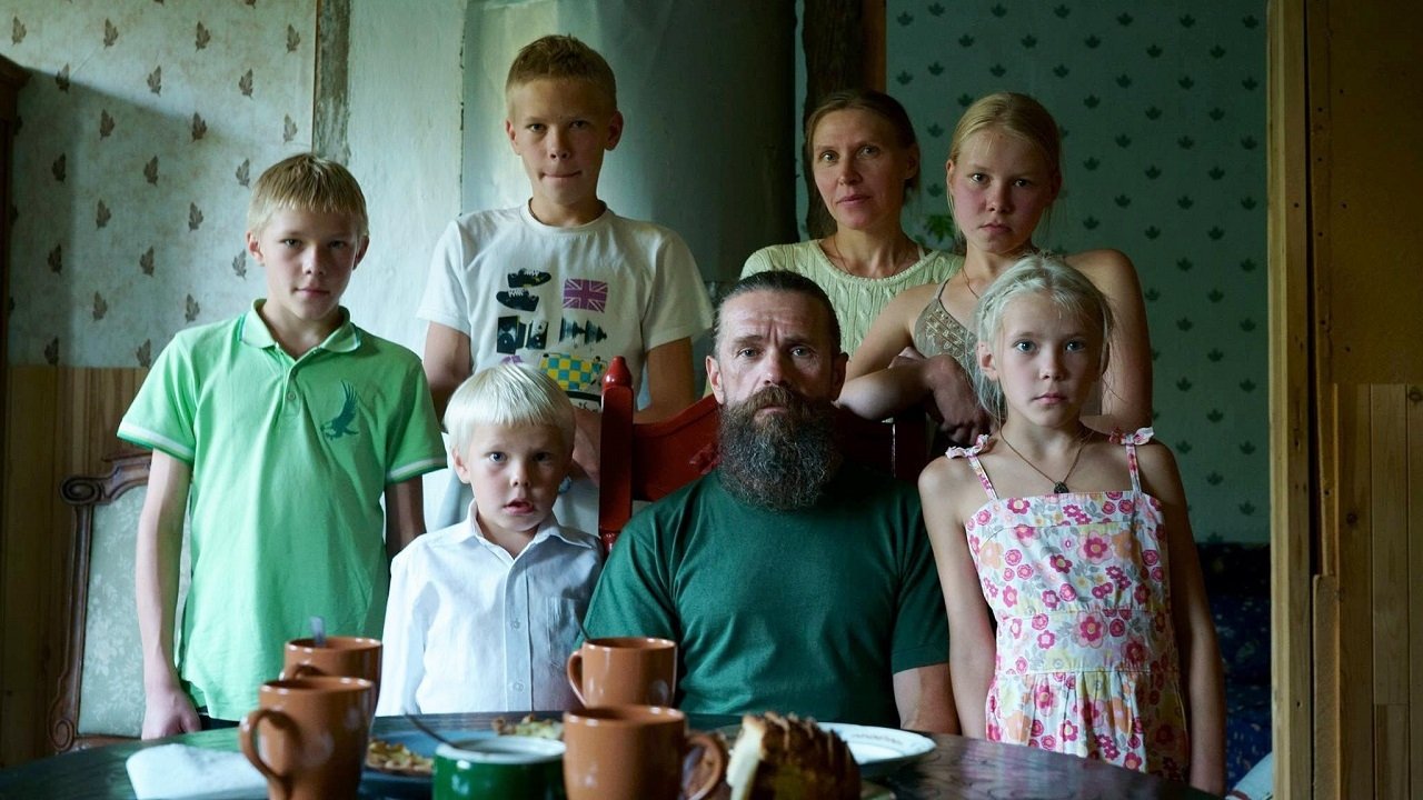 Karelia: International with Monument backdrop