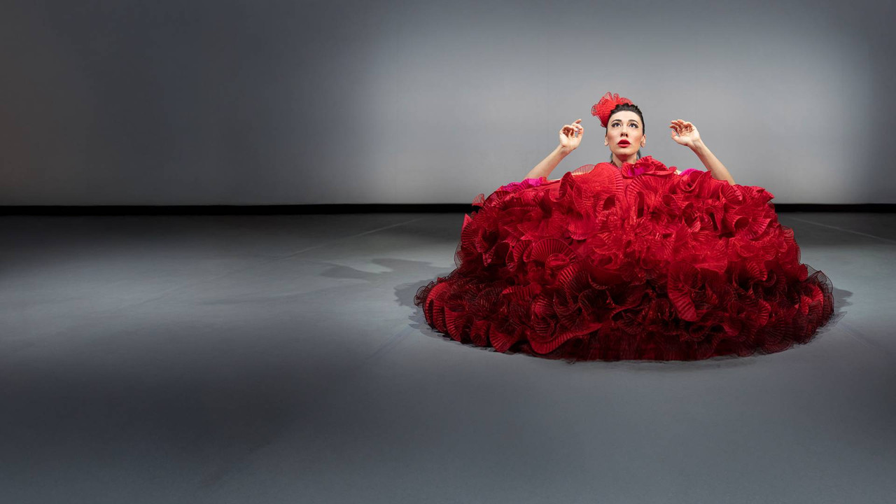 Virginia Raffaele - Samusà backdrop