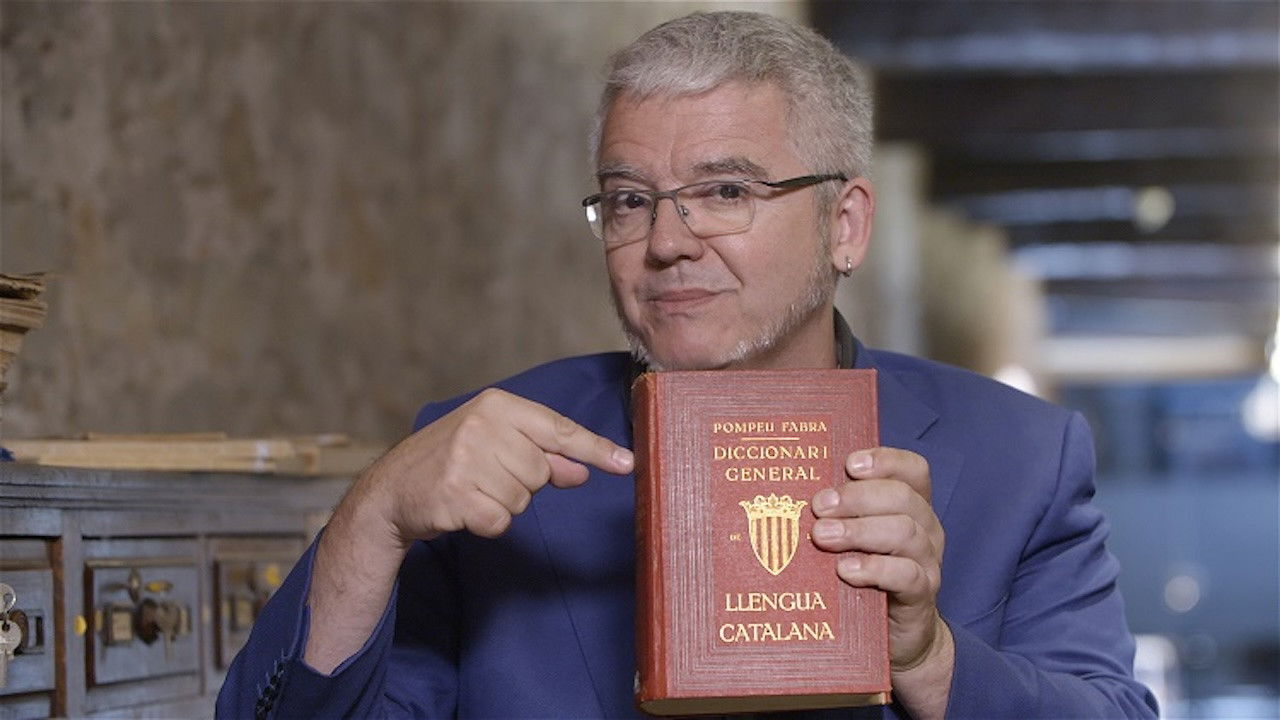 Fabra, diccionari d'un home sense biografia backdrop