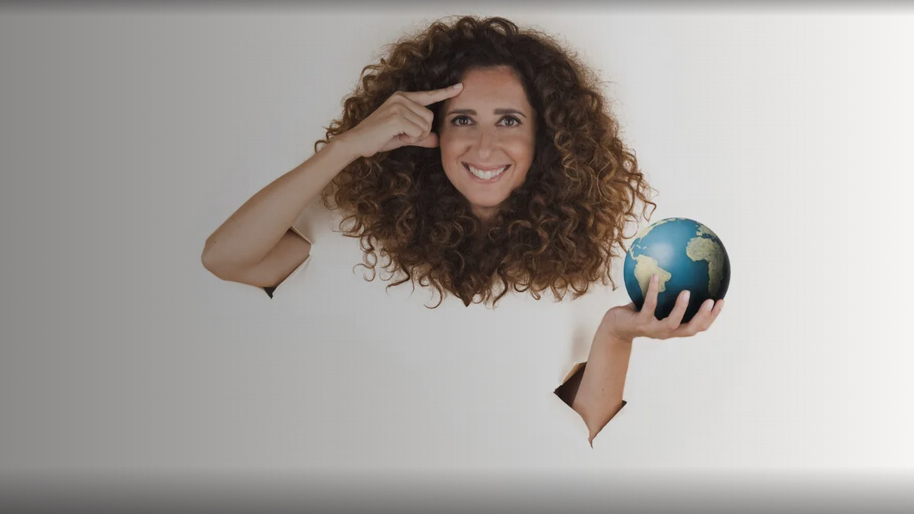 Teresa Mannino Sento La Terra Girare backdrop