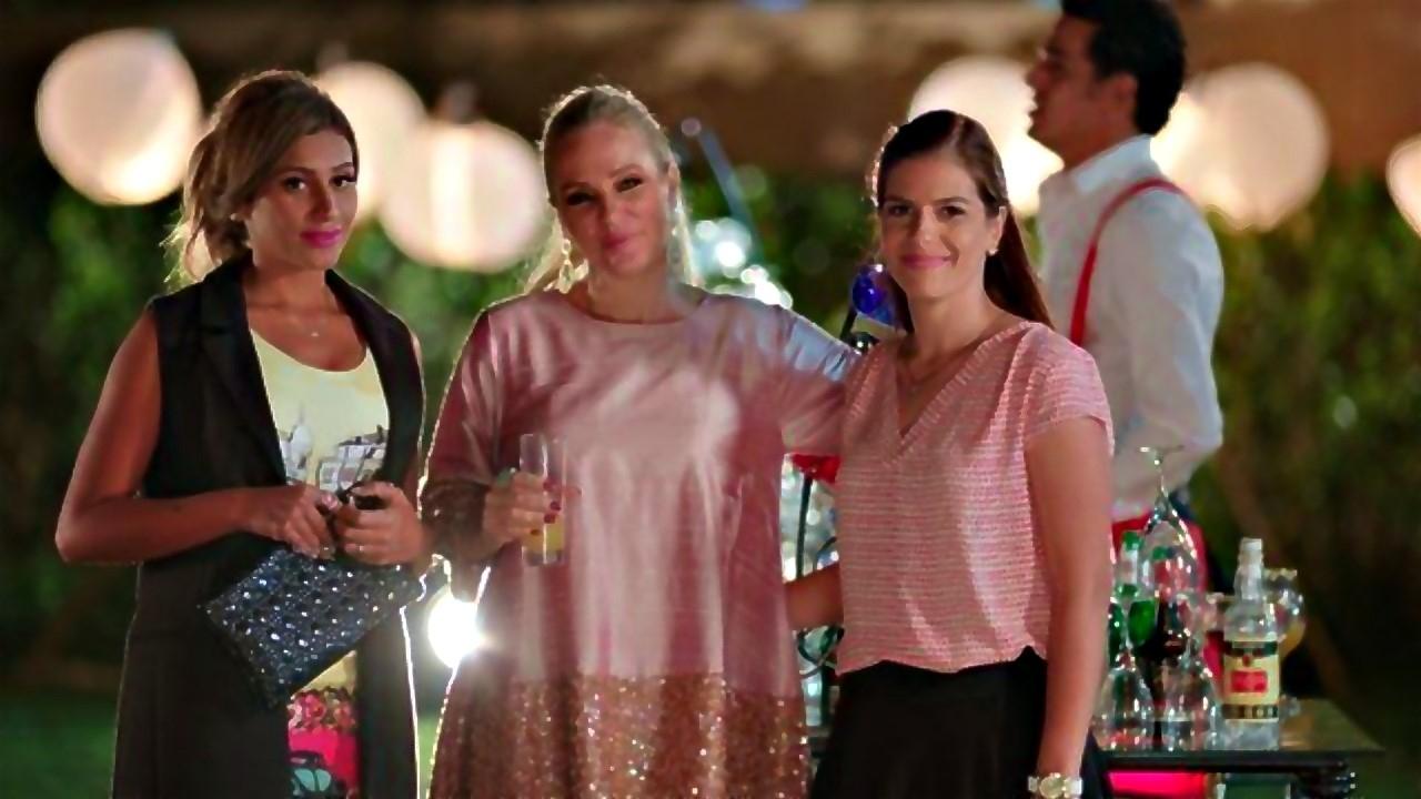 Everyday's Lie backdrop