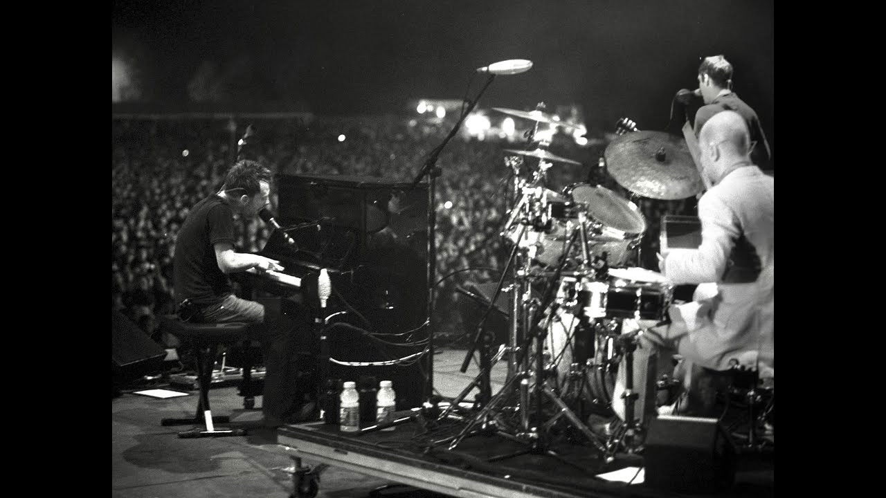 Radiohead: Bonnaroo Festival 2006 backdrop