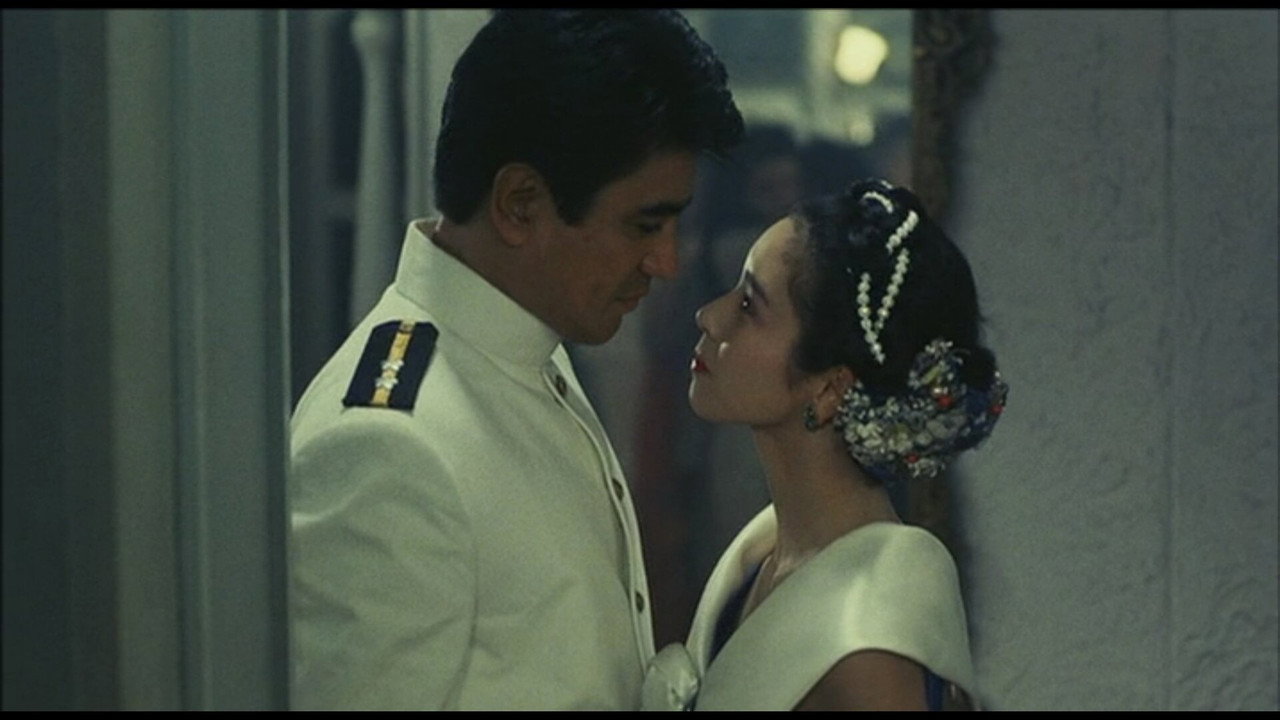 Labyrinth Romanesque backdrop