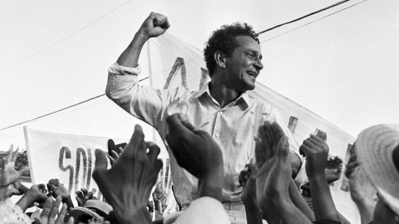 Tenda dos Milagres backdrop