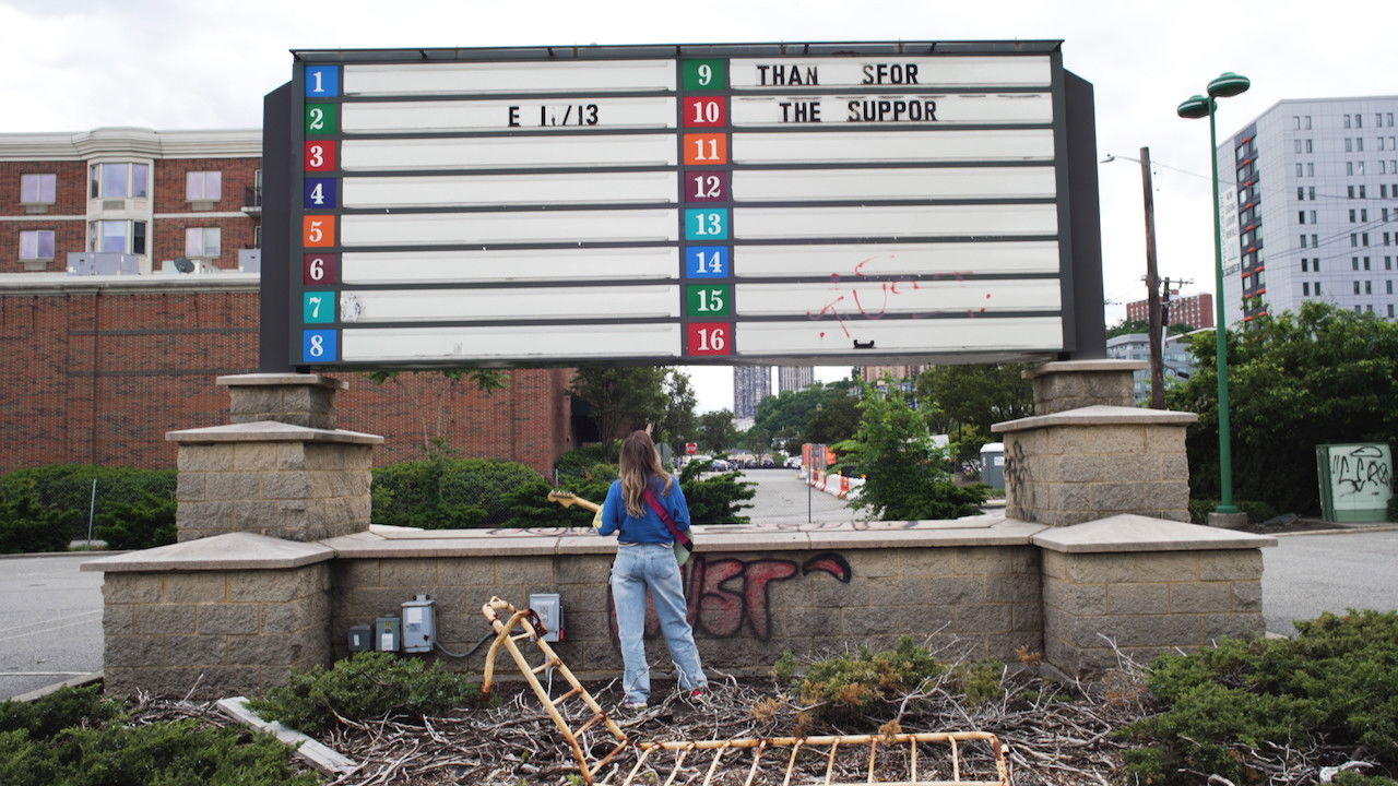 Big Feeling backdrop