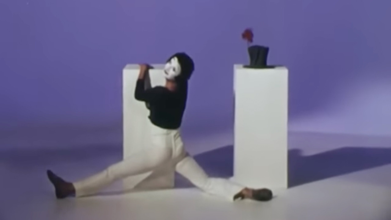 Bip as a Skater backdrop